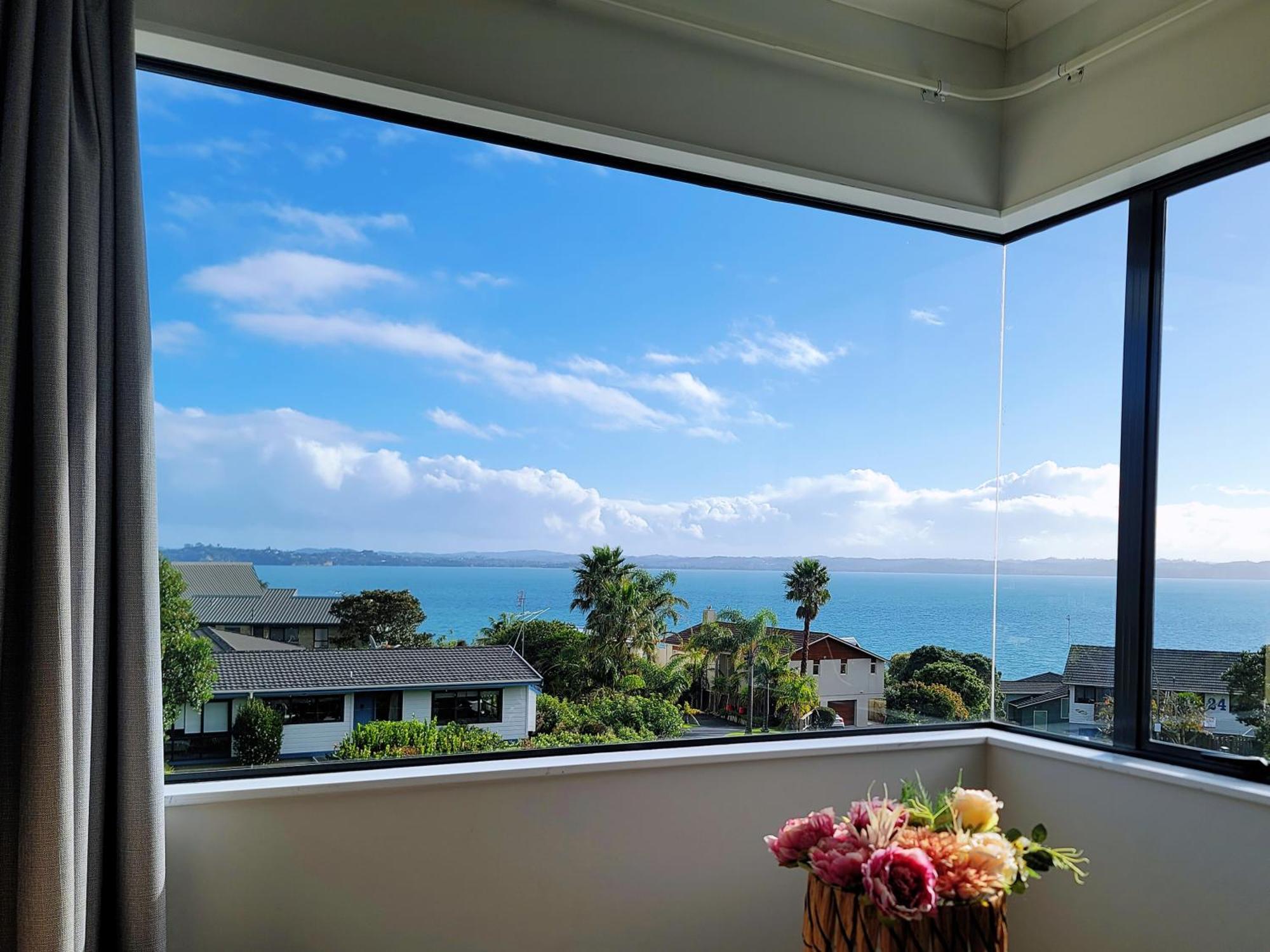 Sea View 5 Bedroom Holiday House Whangaparaoa Exterior photo